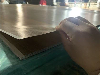 Melamínová tvárová časticová doska